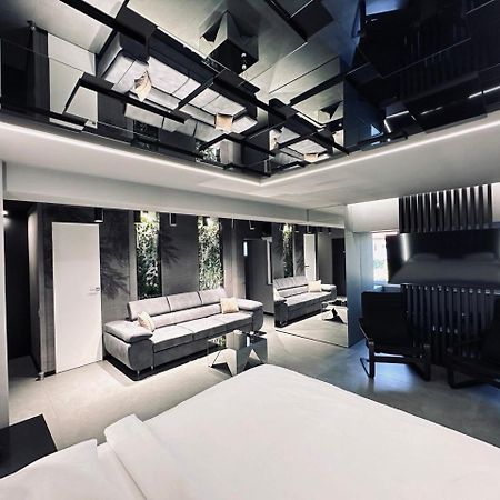 The Hatz By Rh Living Bukares Bagian luar foto