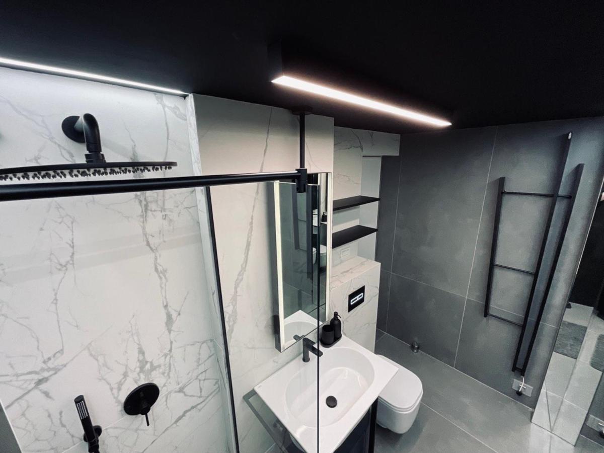 The Hatz By Rh Living Bukares Bagian luar foto
