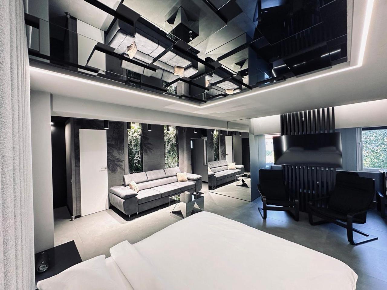 The Hatz By Rh Living Bukares Bagian luar foto