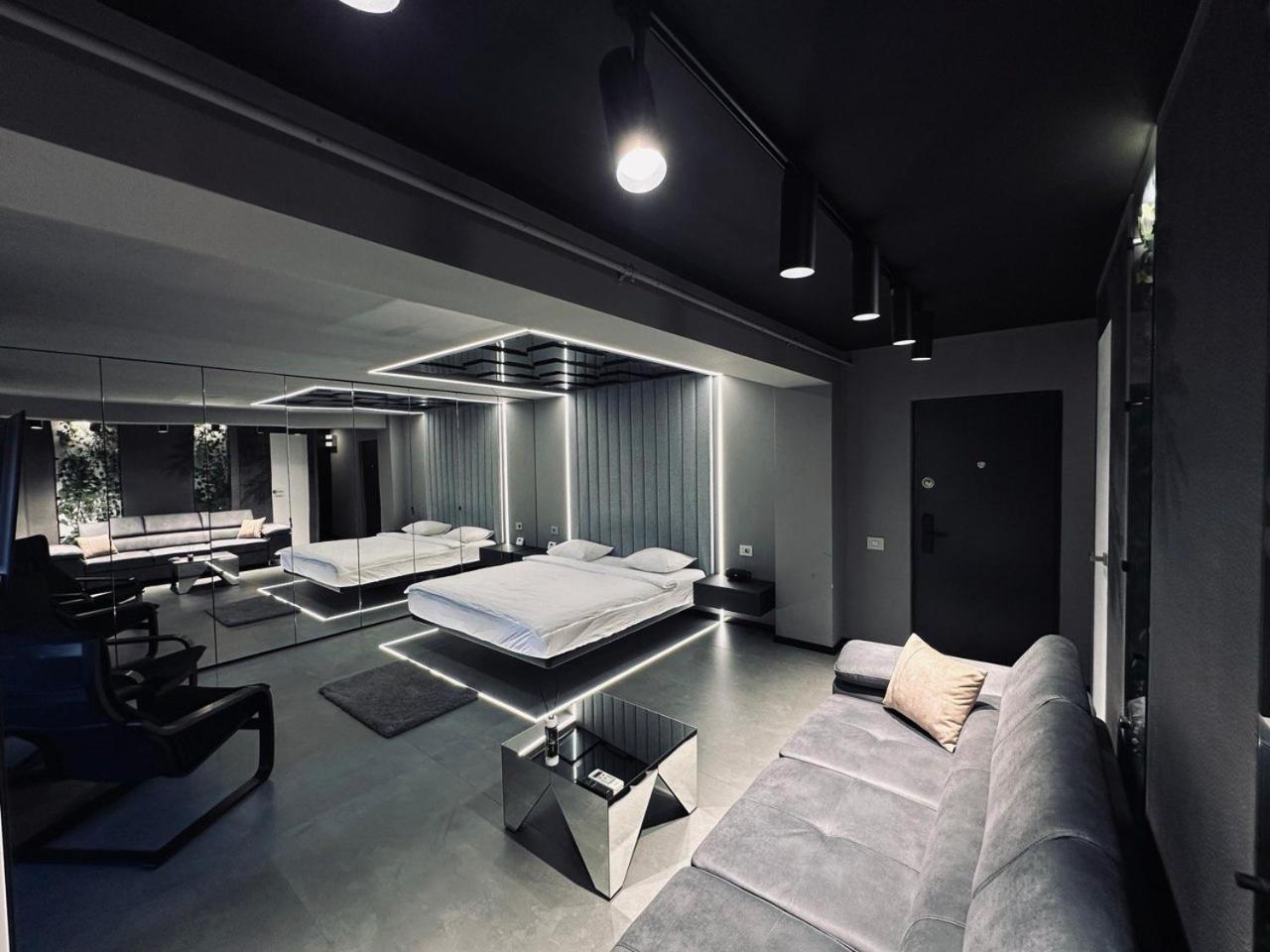The Hatz By Rh Living Bukares Bagian luar foto